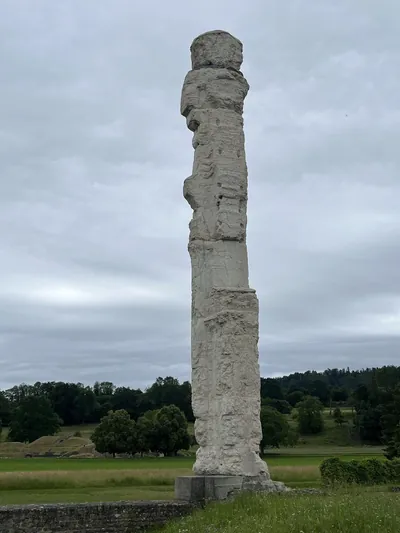 La colonne du Sanctuaire du Cigognier